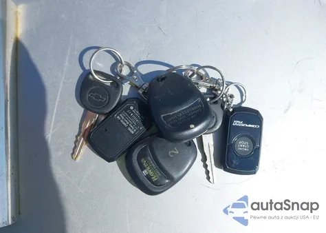 2005 Chevrolet Silverado 1500 Z71 z USA, uszkodzony, nr VIN 2GCEK13T951379751